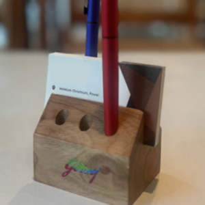 Six pens stand with card holder